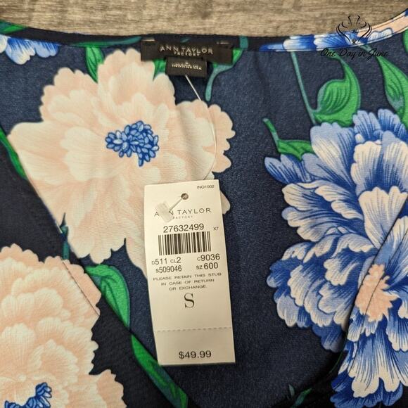 Ann Taylor Floral V Neck Tank Top Size S - Picture 2 of 5